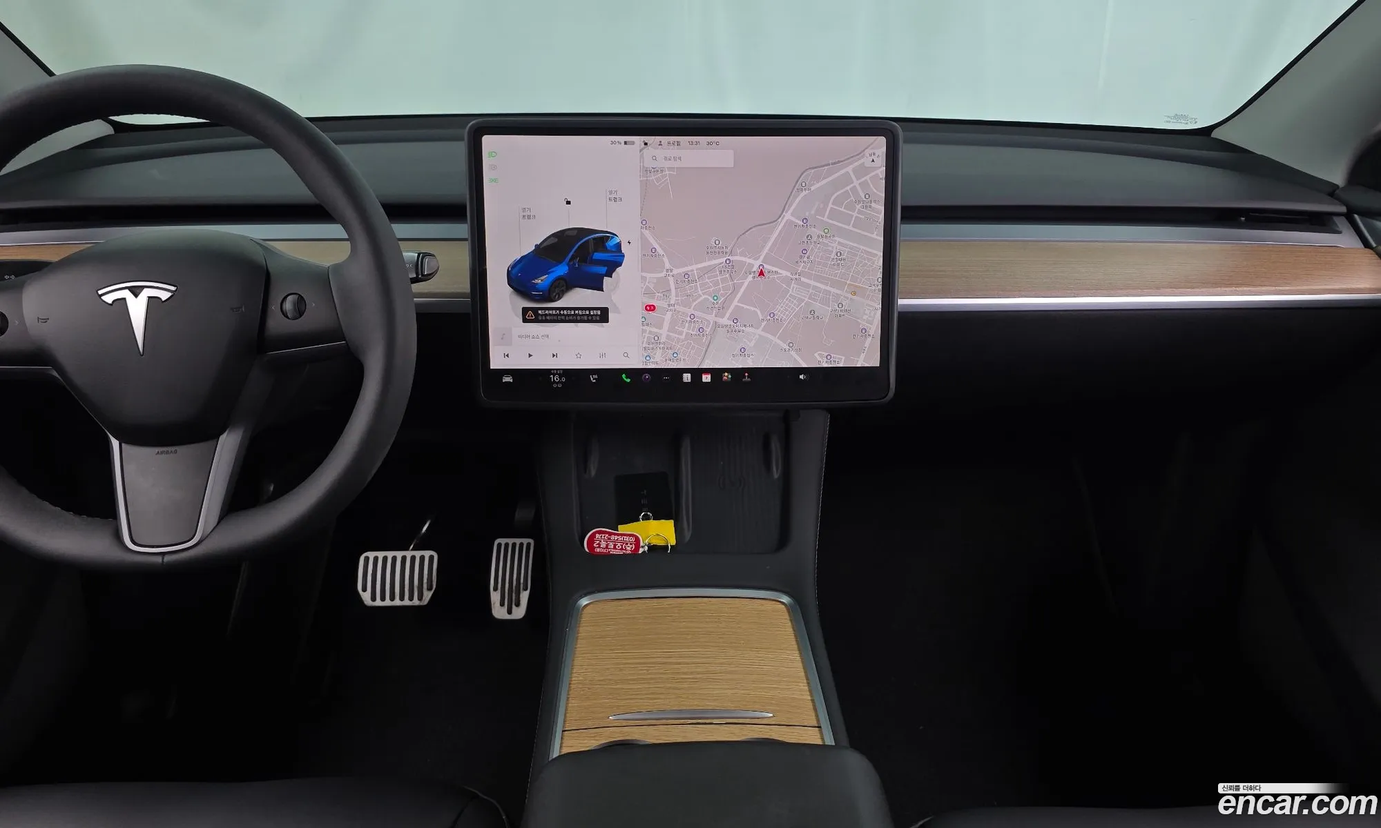 Tesla Model Y 2025 — 11