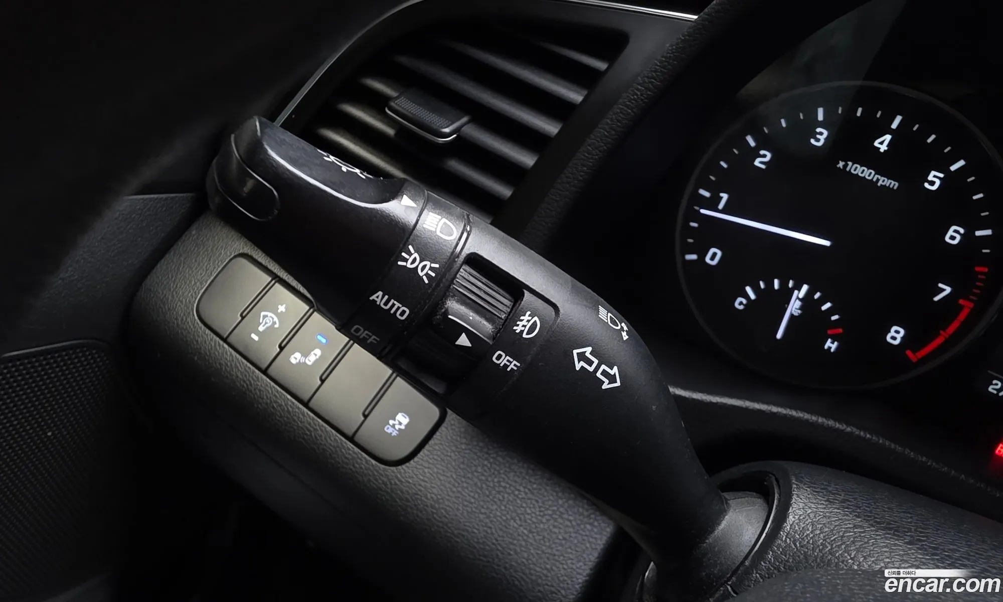 Hyundai Elantra AD 2017 — 17
