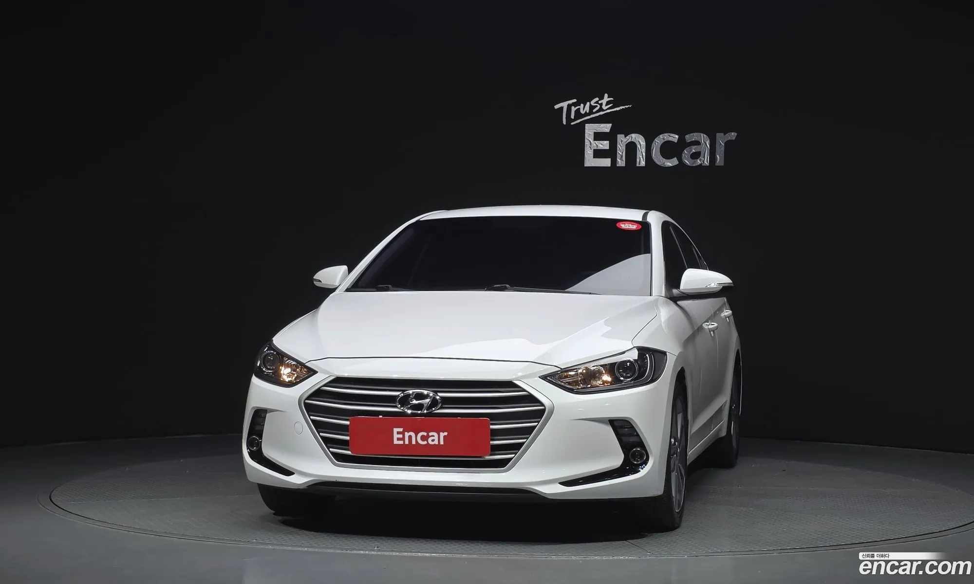 Hyundai Elantra AD 2017 — 11