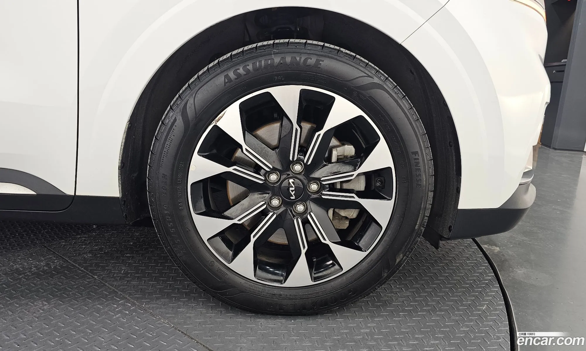 Kia Carnival 2022 — 25