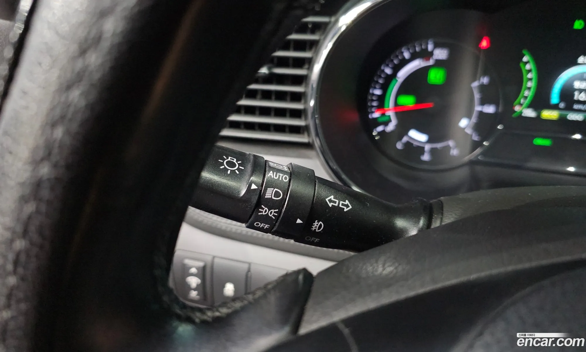 Kia K5 Hybrid 2013 — 9