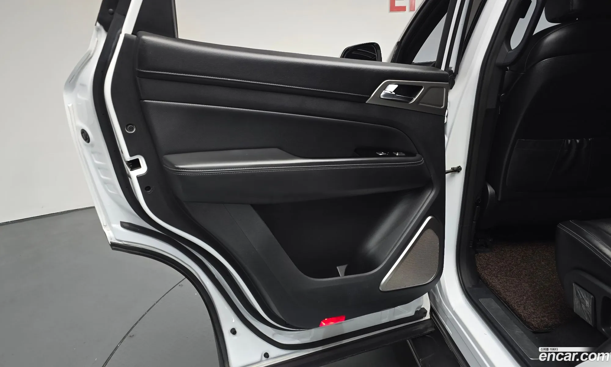 KG Mobility (SsangYong) G4 Rexton 2018 — 8