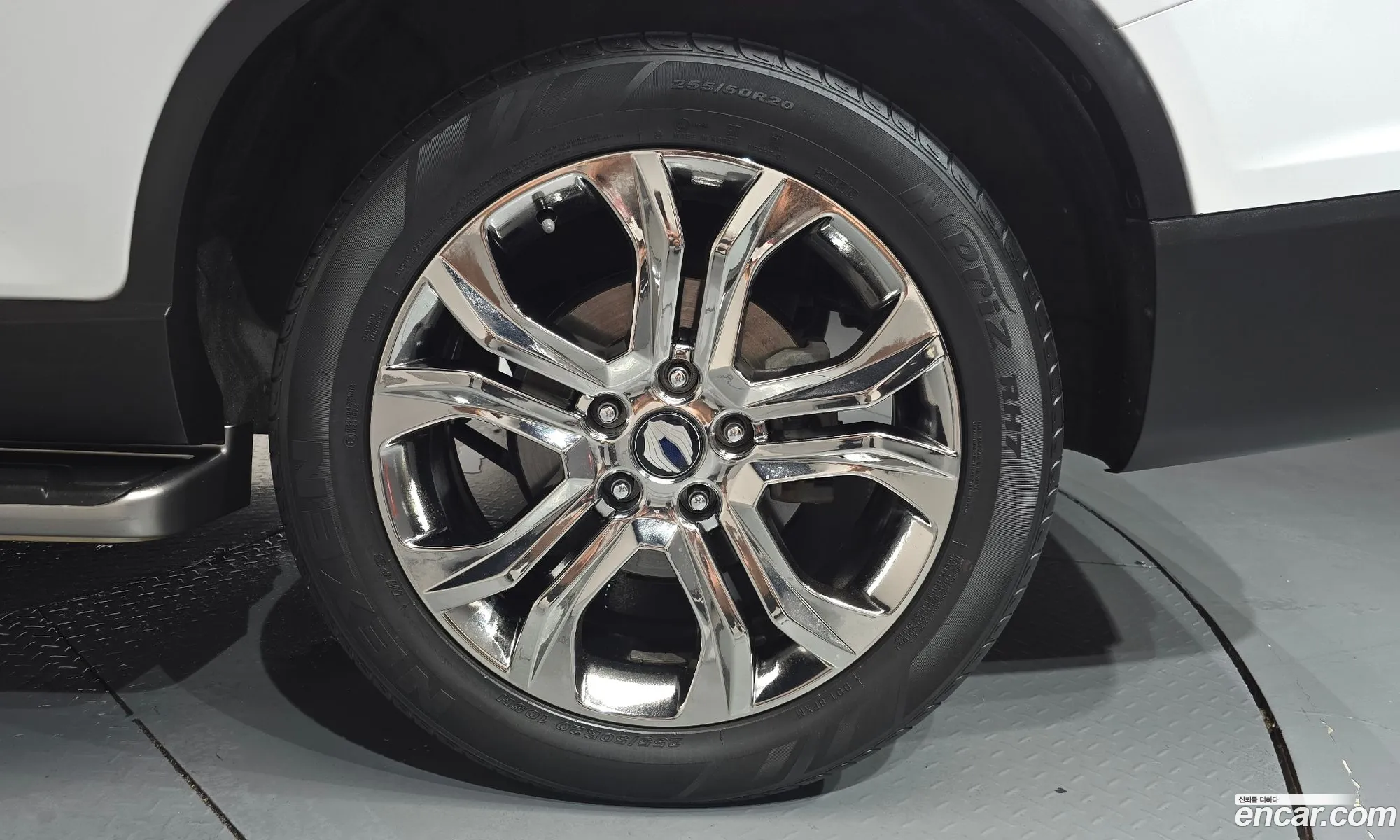 KG Mobility (SsangYong) G4 Rexton 2018 — 3
