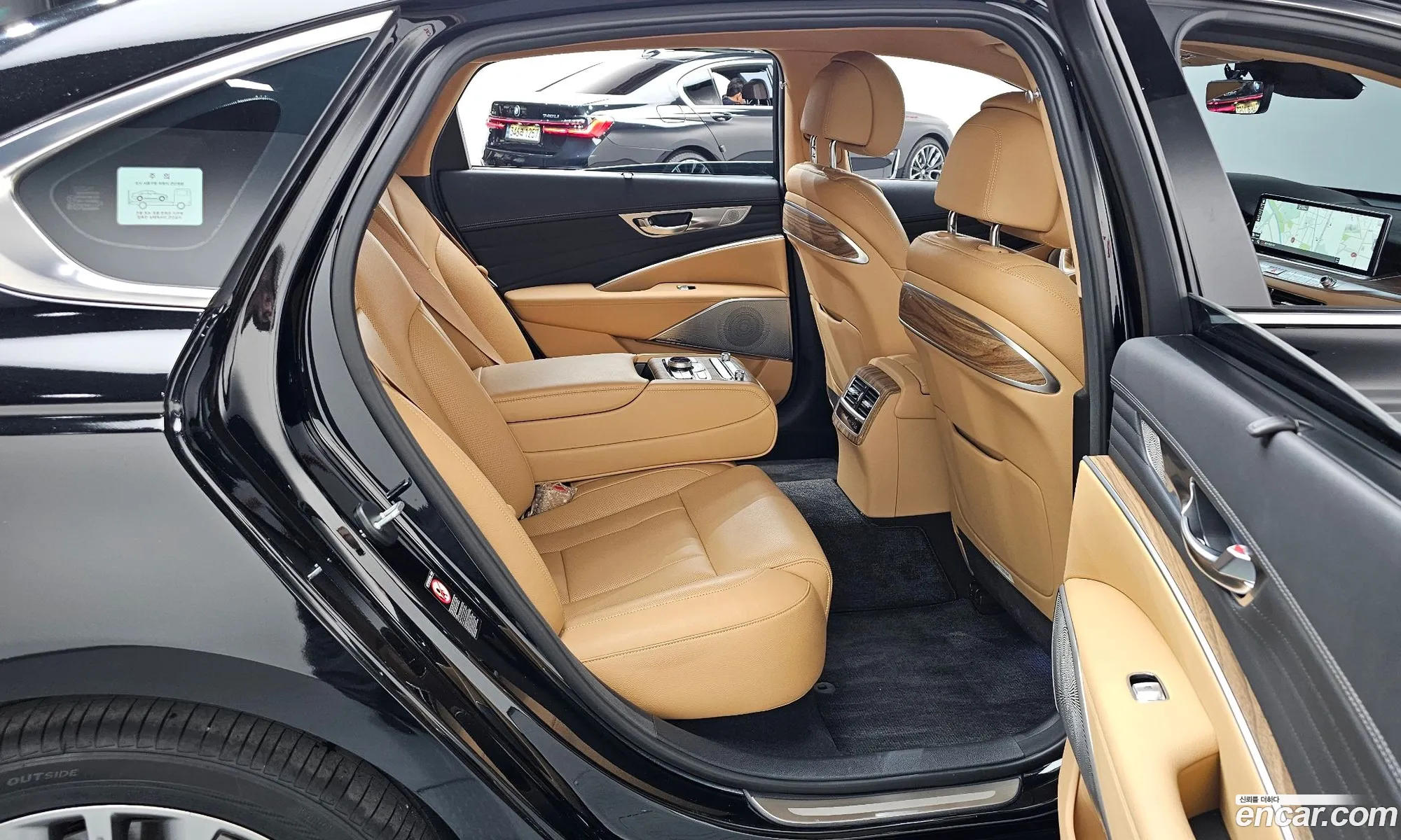 Kia K9 2023 — 25