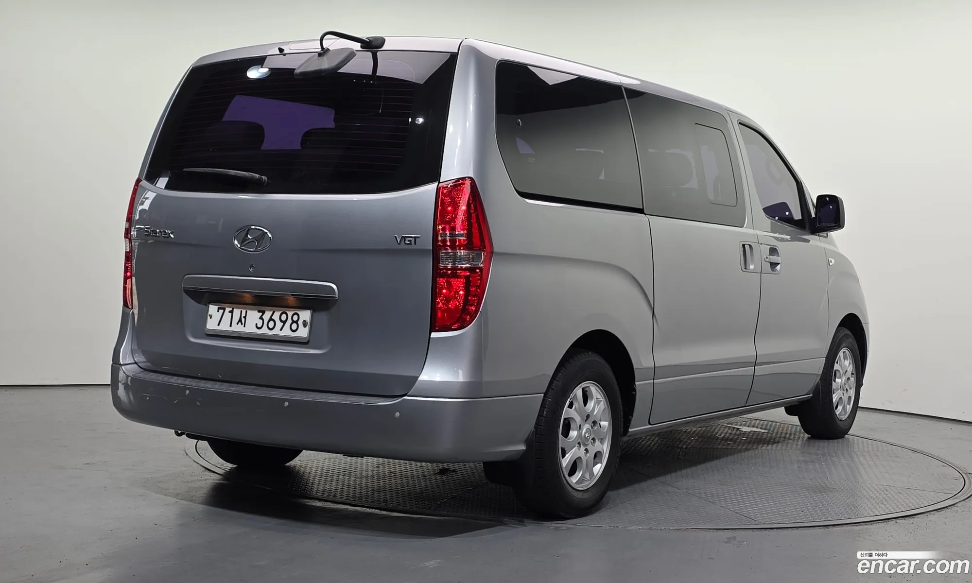 Hyundai Grand Starex 2013 — 19