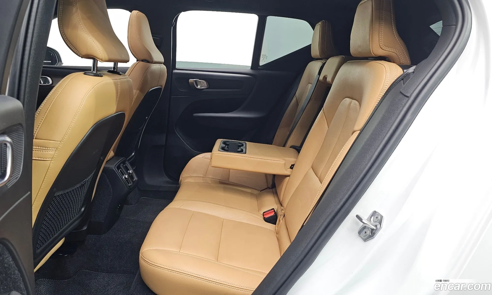 Volvo XC40 2020 — 2