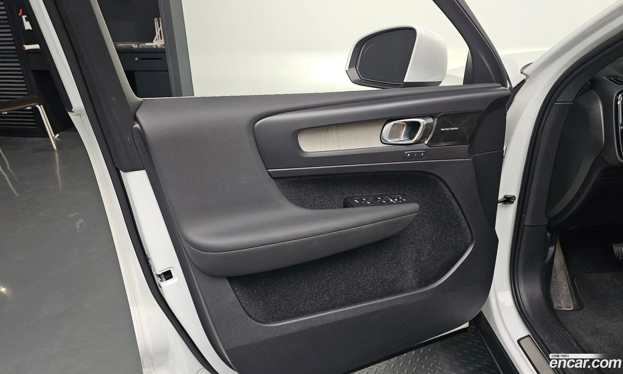Volvo XC40 2020 — 28