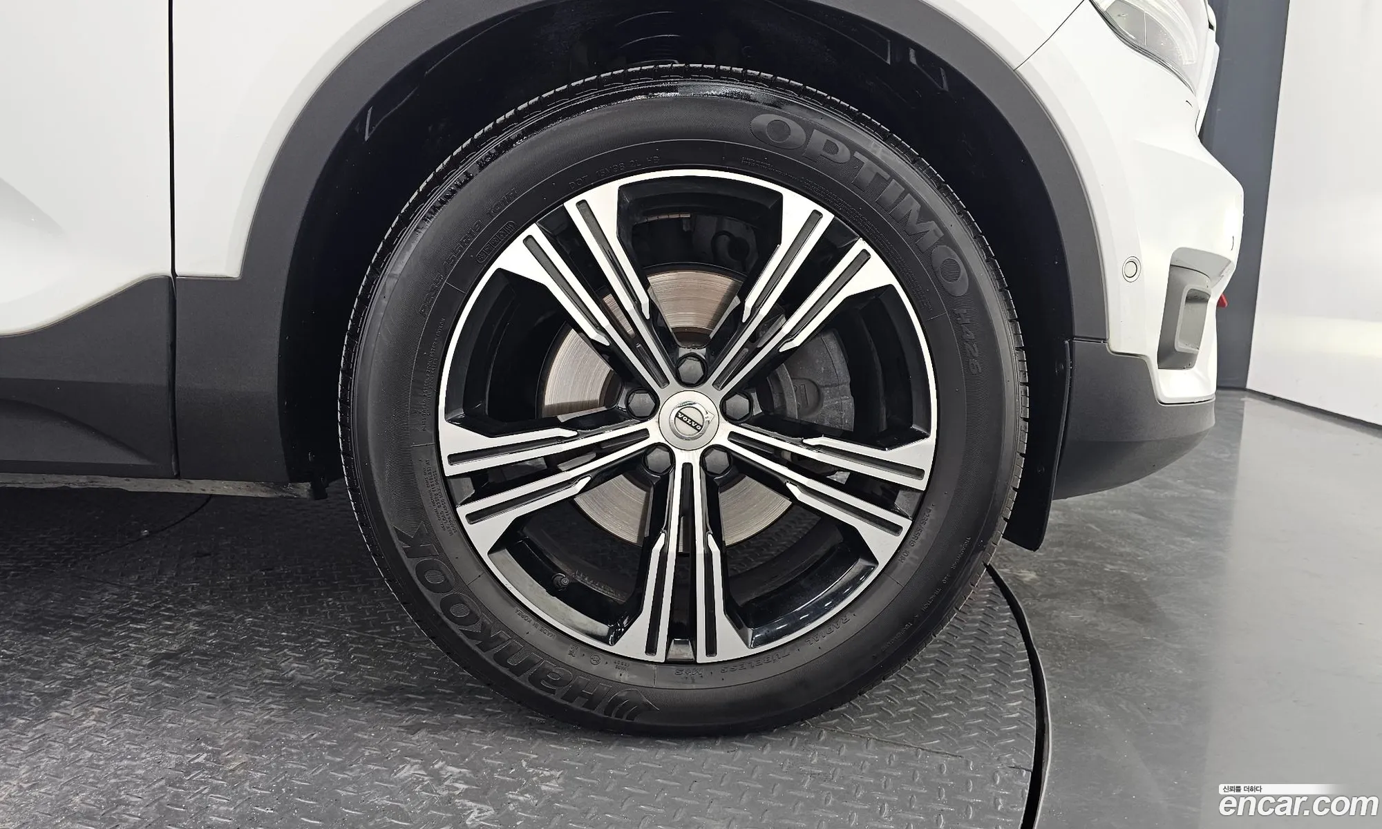 Volvo XC40 2020 — 18