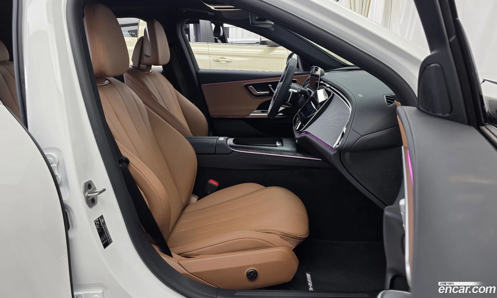 Mercedes-Benz E-Class W214 2025 — 32