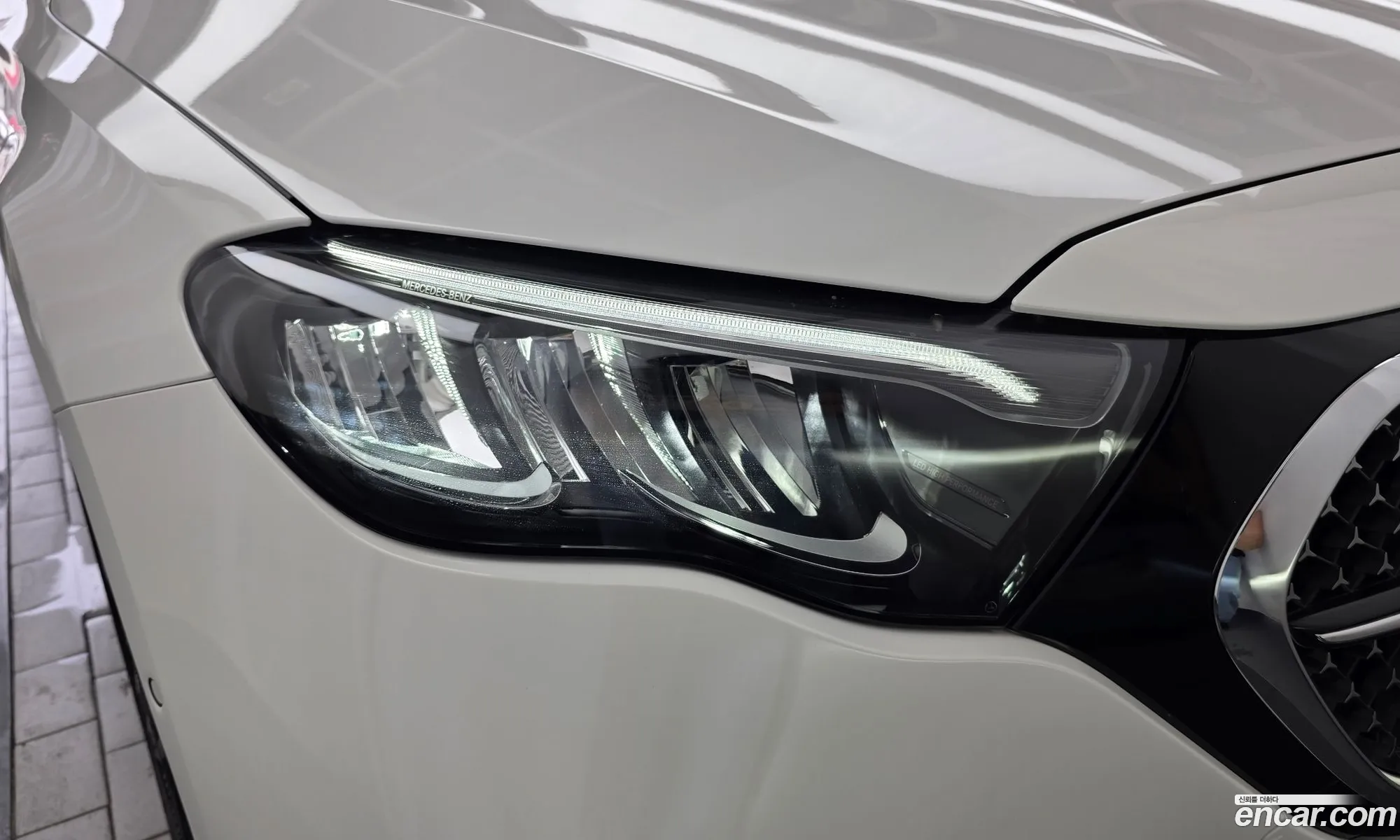 Mercedes-Benz E-Class W214 2025 — 21