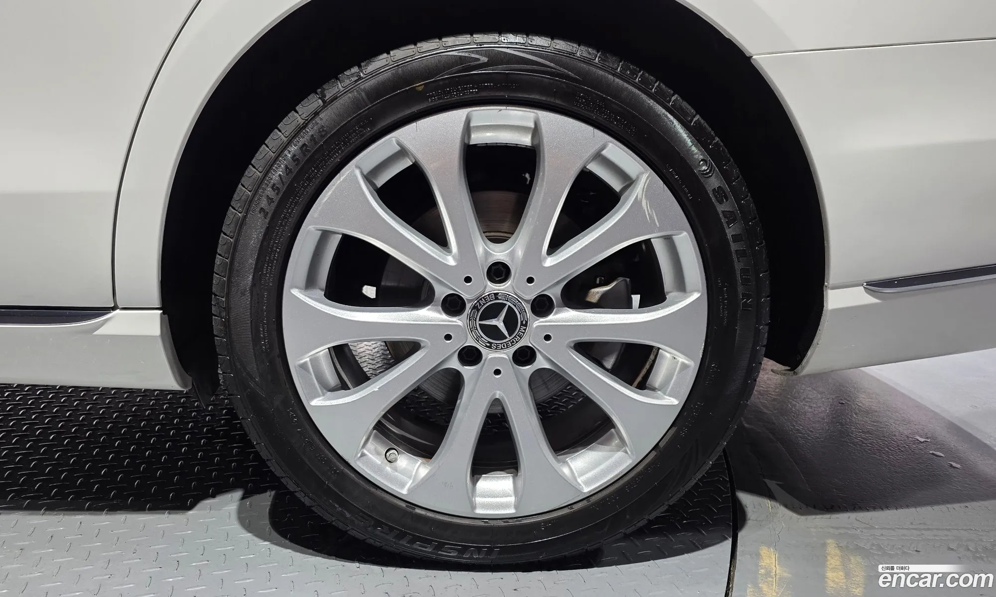 Mercedes-Benz E-Class W213 2019 WDDZF0EB5KA650977 — 11