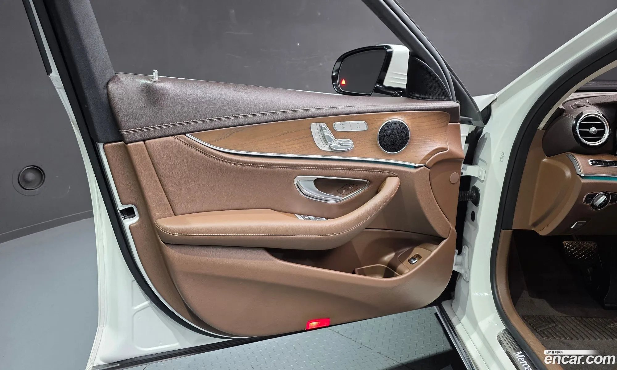 Mercedes-Benz E-Class W213 2019 WDDZF0EB5KA650977 — 18