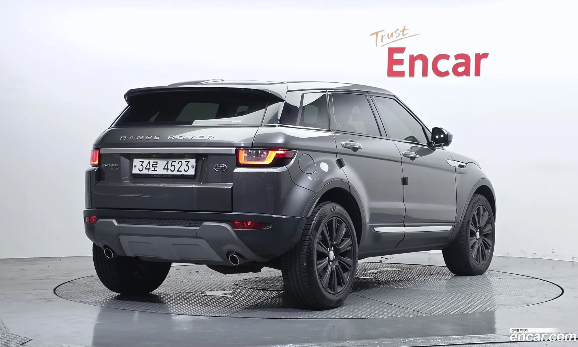 Land Rover Range Rover Evoque 2018 — 34