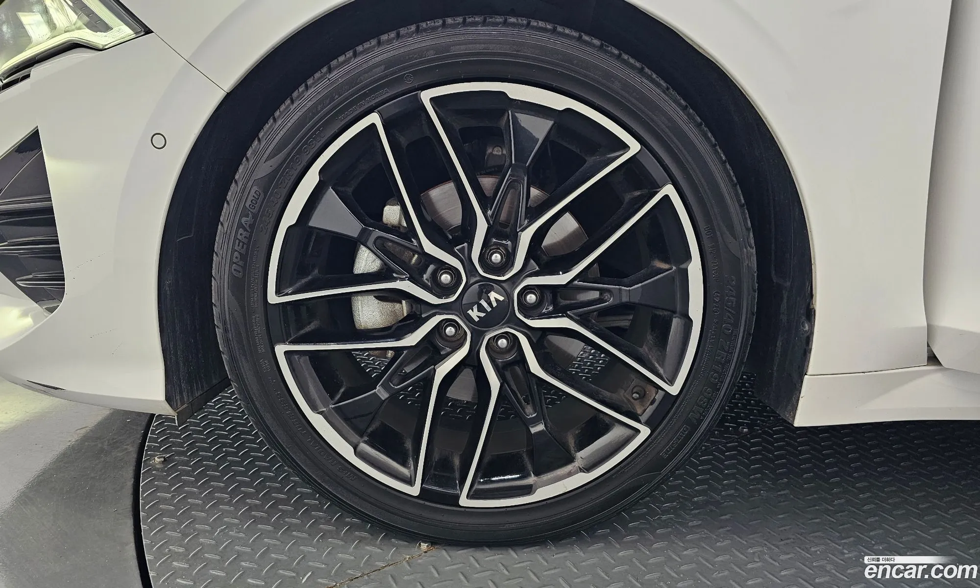 Kia K5 2019 — 16