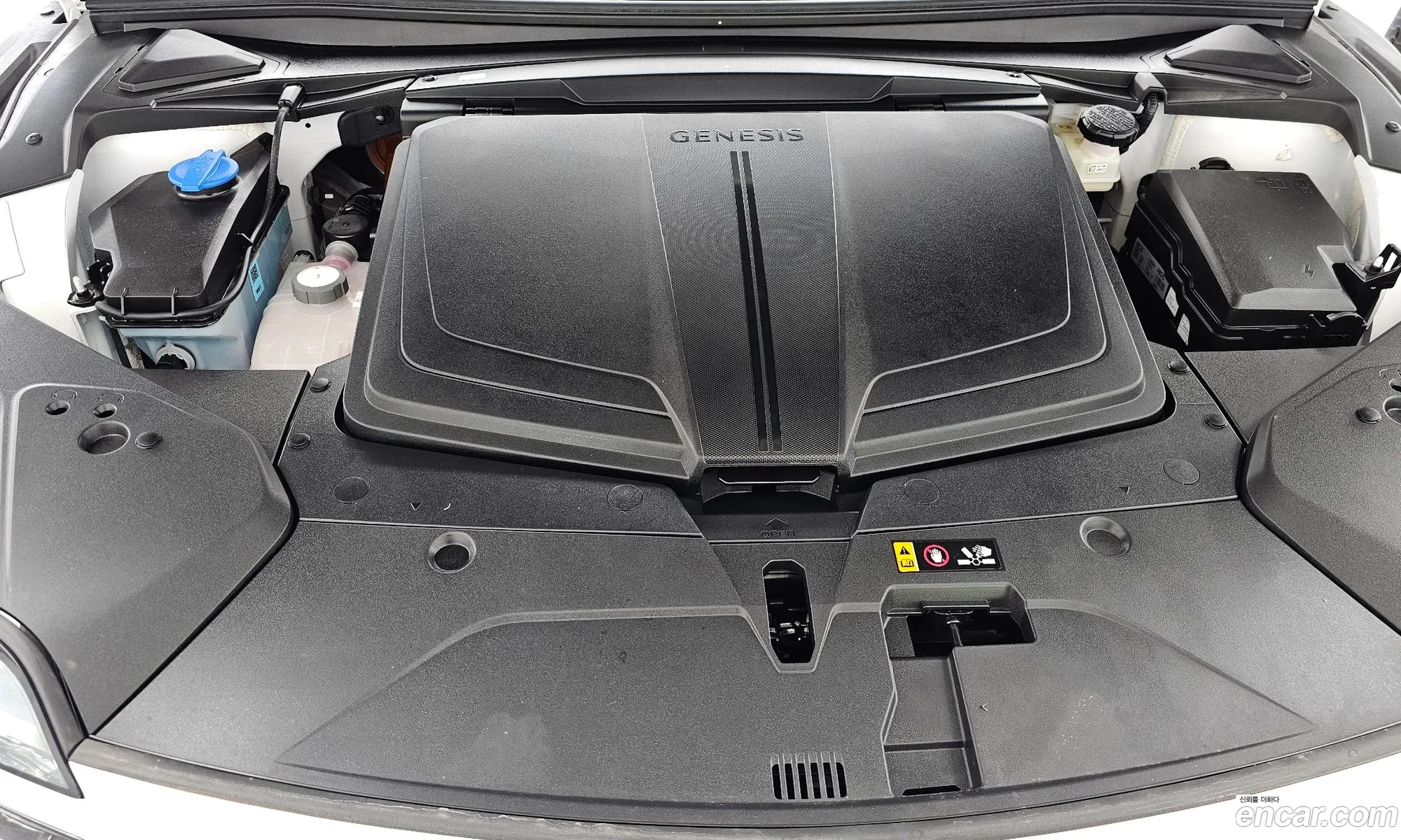 Genesis GV60 2022 — 11