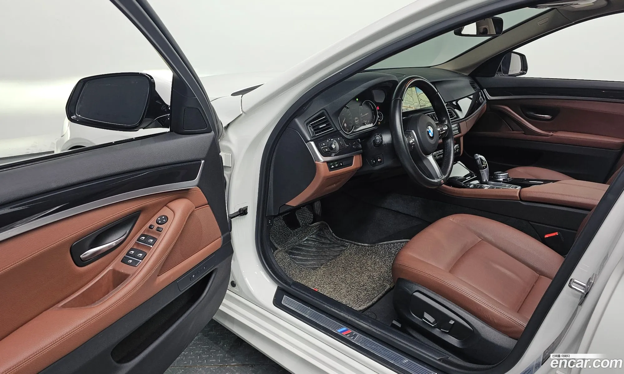 BMW 5 Series 2016 WBA5E7103GG567946 — 25
