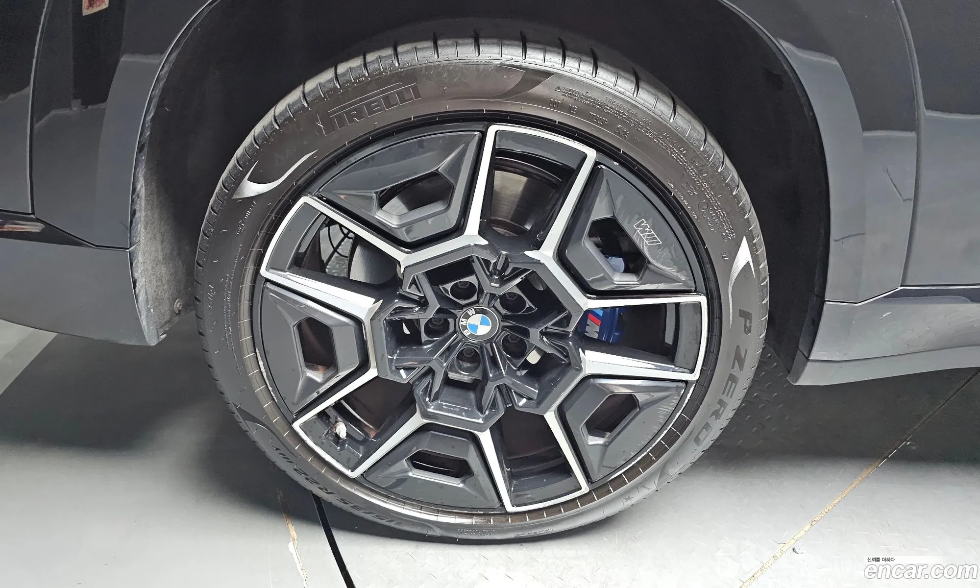 BMW XM 2023 — 11