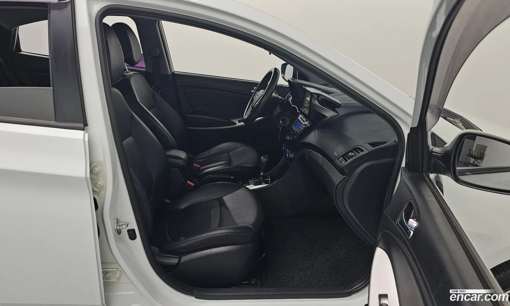 Hyundai Accent 2013 — 18
