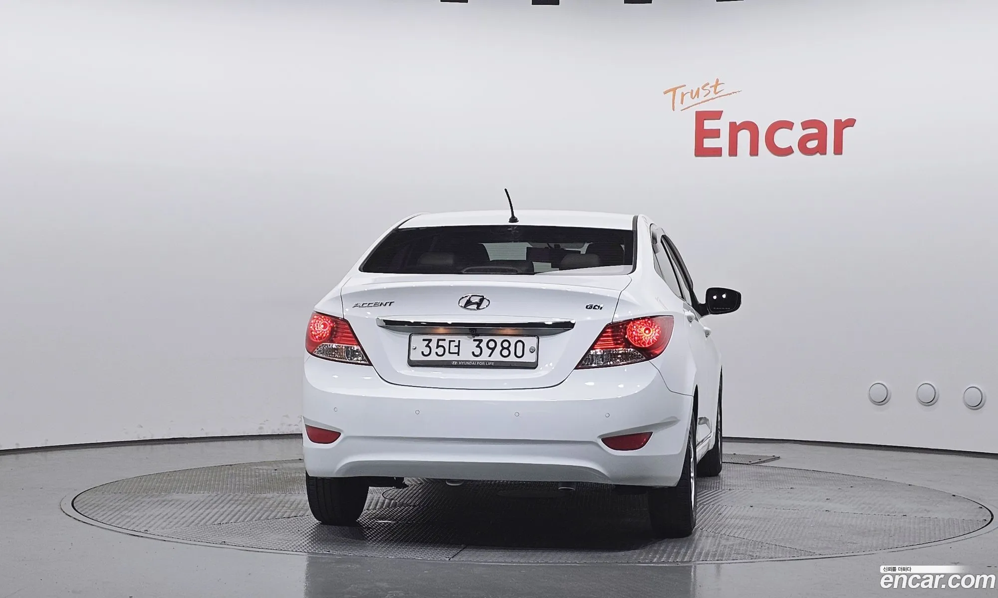 Hyundai Accent 2013 — 2