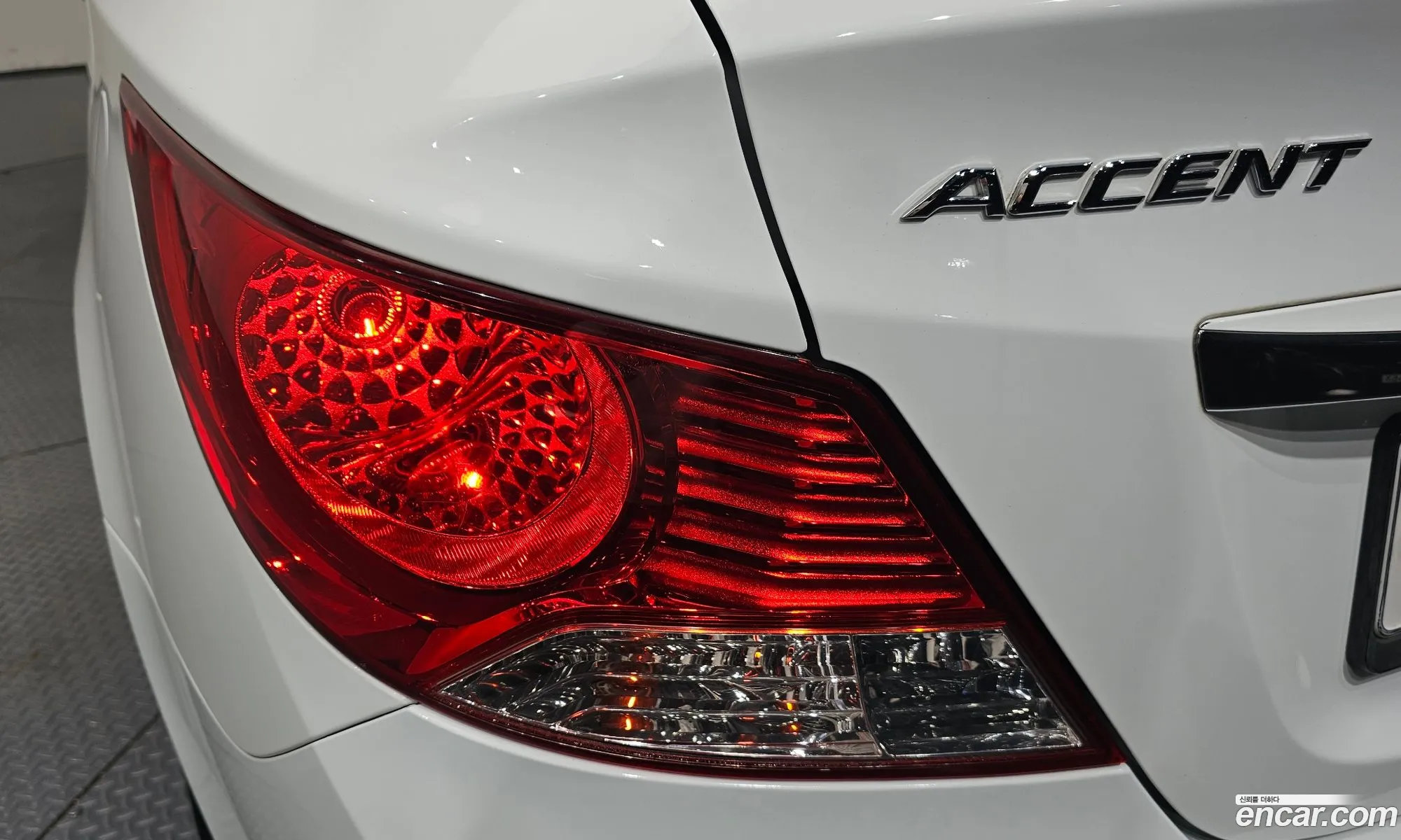 Hyundai Accent 2013 — 10