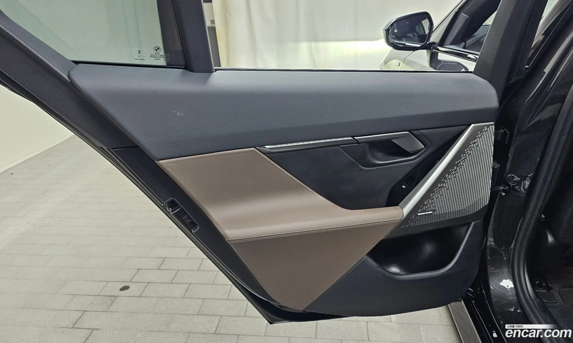 BMW 5 Series 2025 — 28