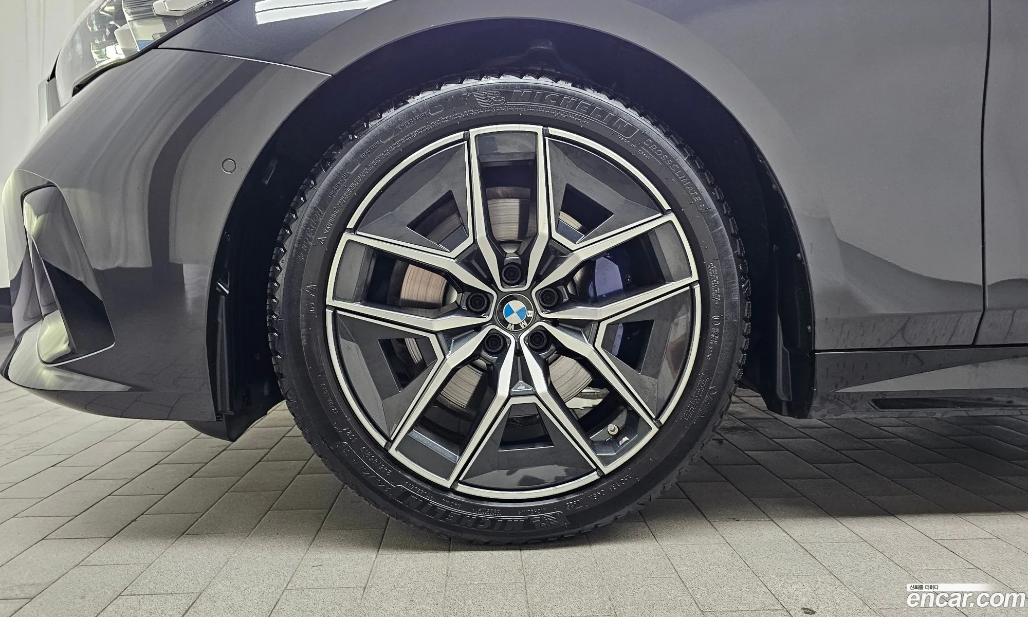 BMW 5 Series 2025 — 12