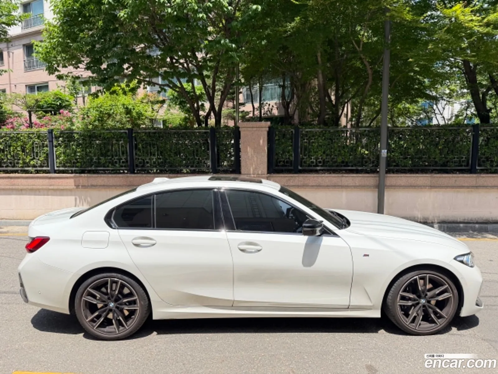 BMW 3 Series 2023 — 11