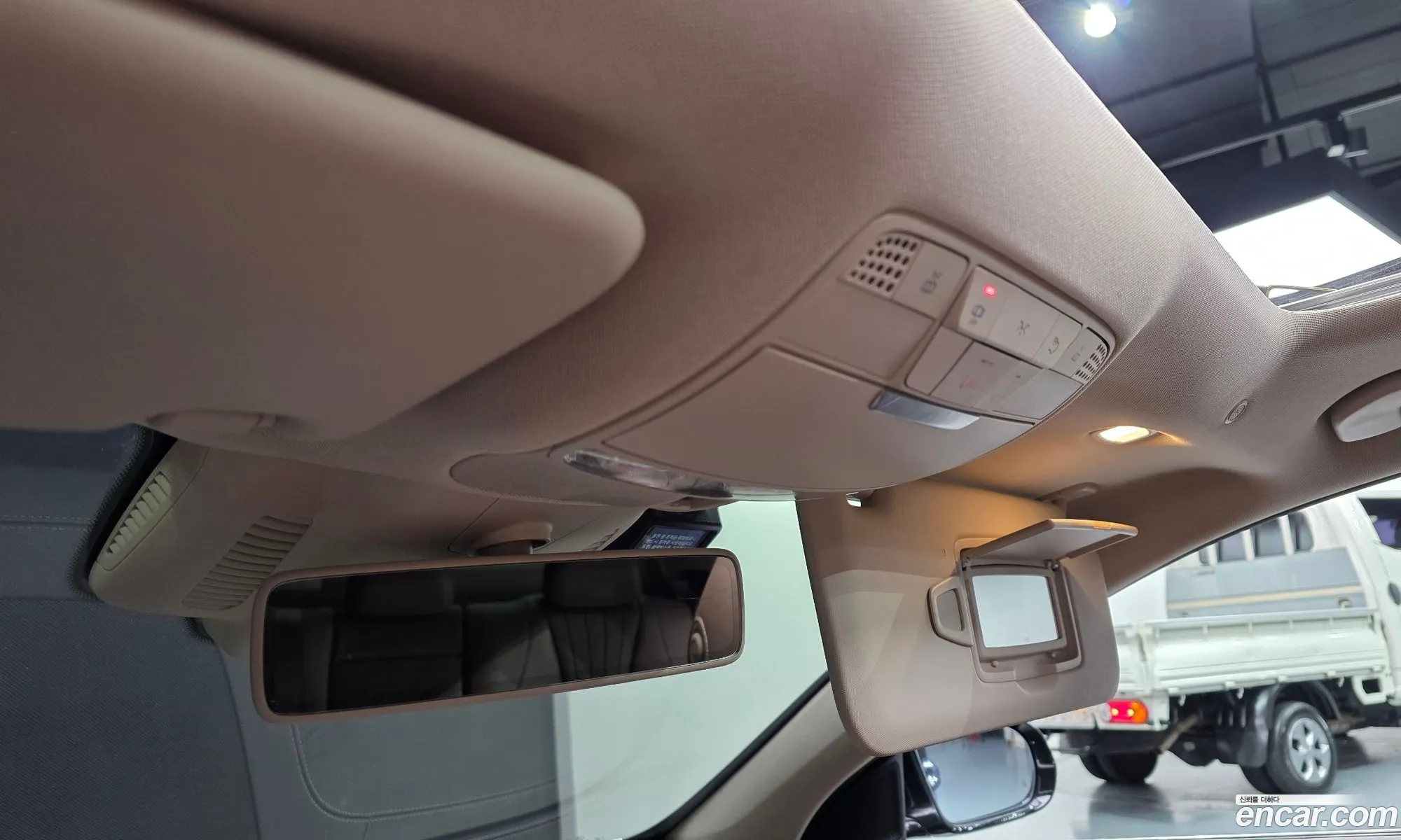 Mercedes-Benz E-Class W213 2018 — 13