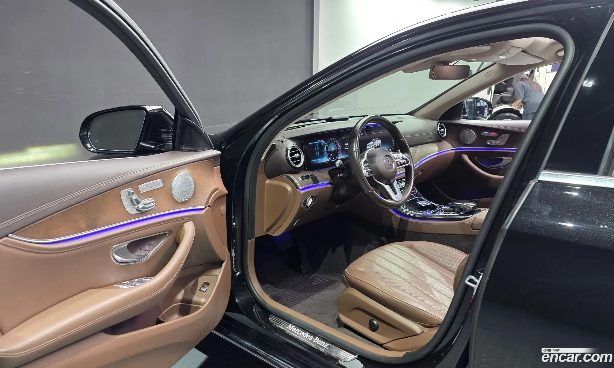 Mercedes-Benz E-Class W213 2018 — 23