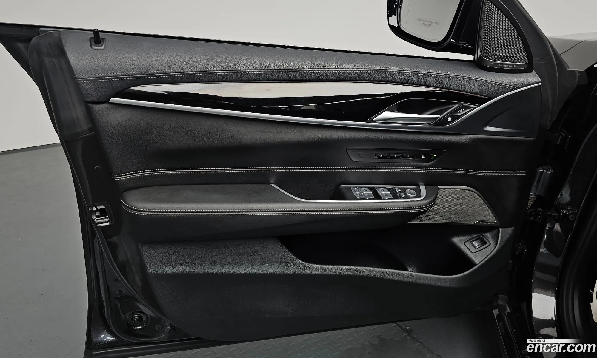 BMW 6 Series GT 2023 — 32