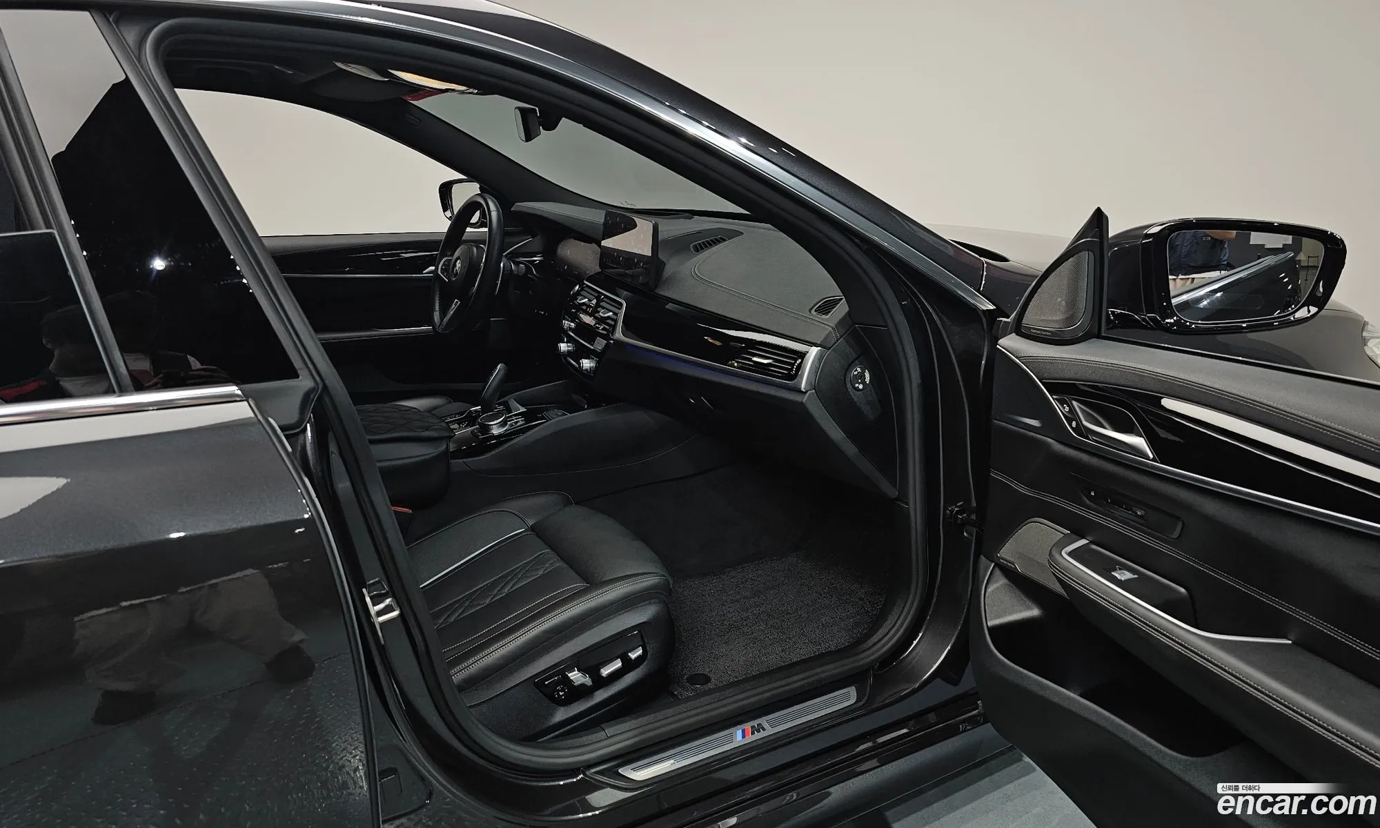 BMW 6 Series GT 2023 — 30