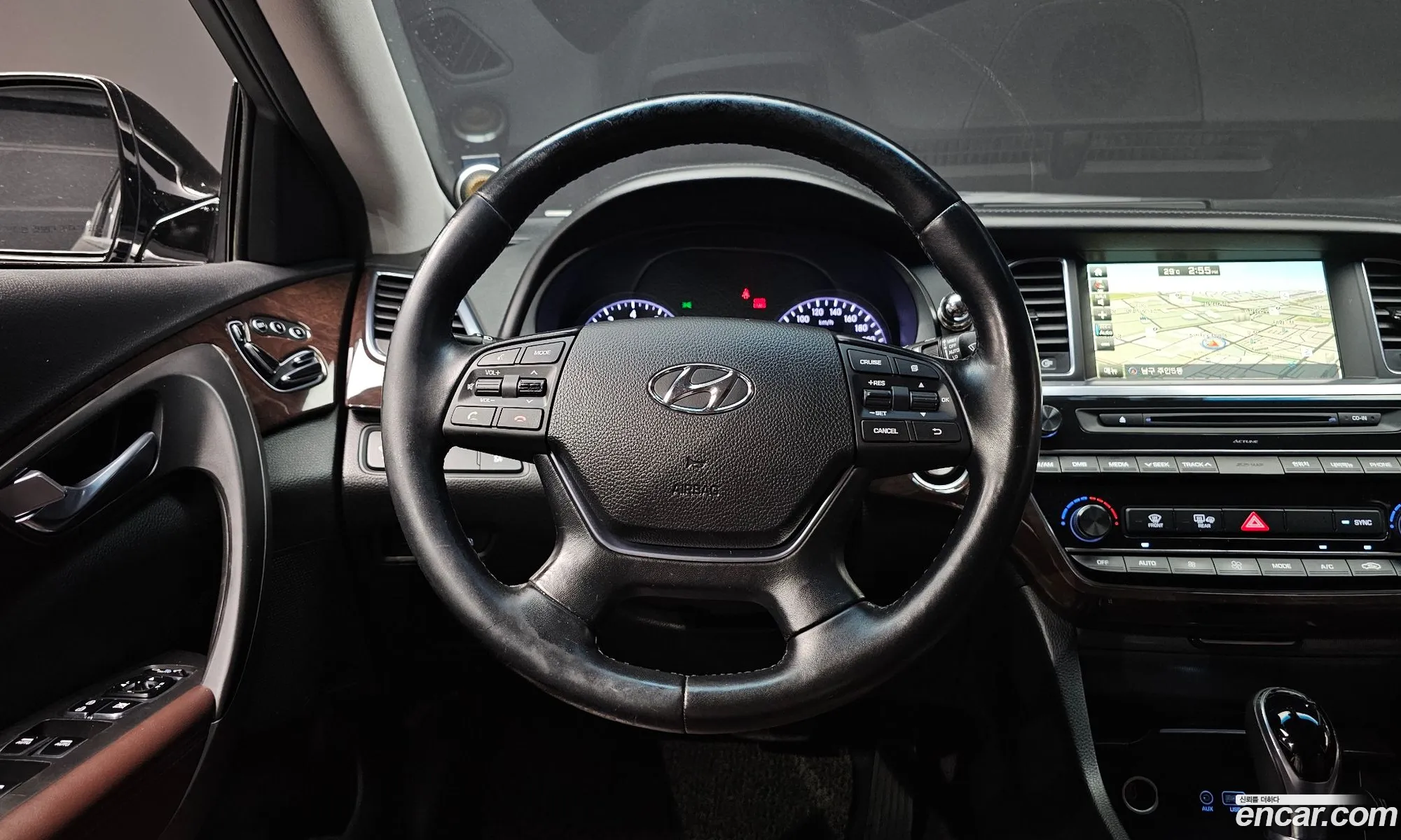 Hyundai Aslan 2015 — 13