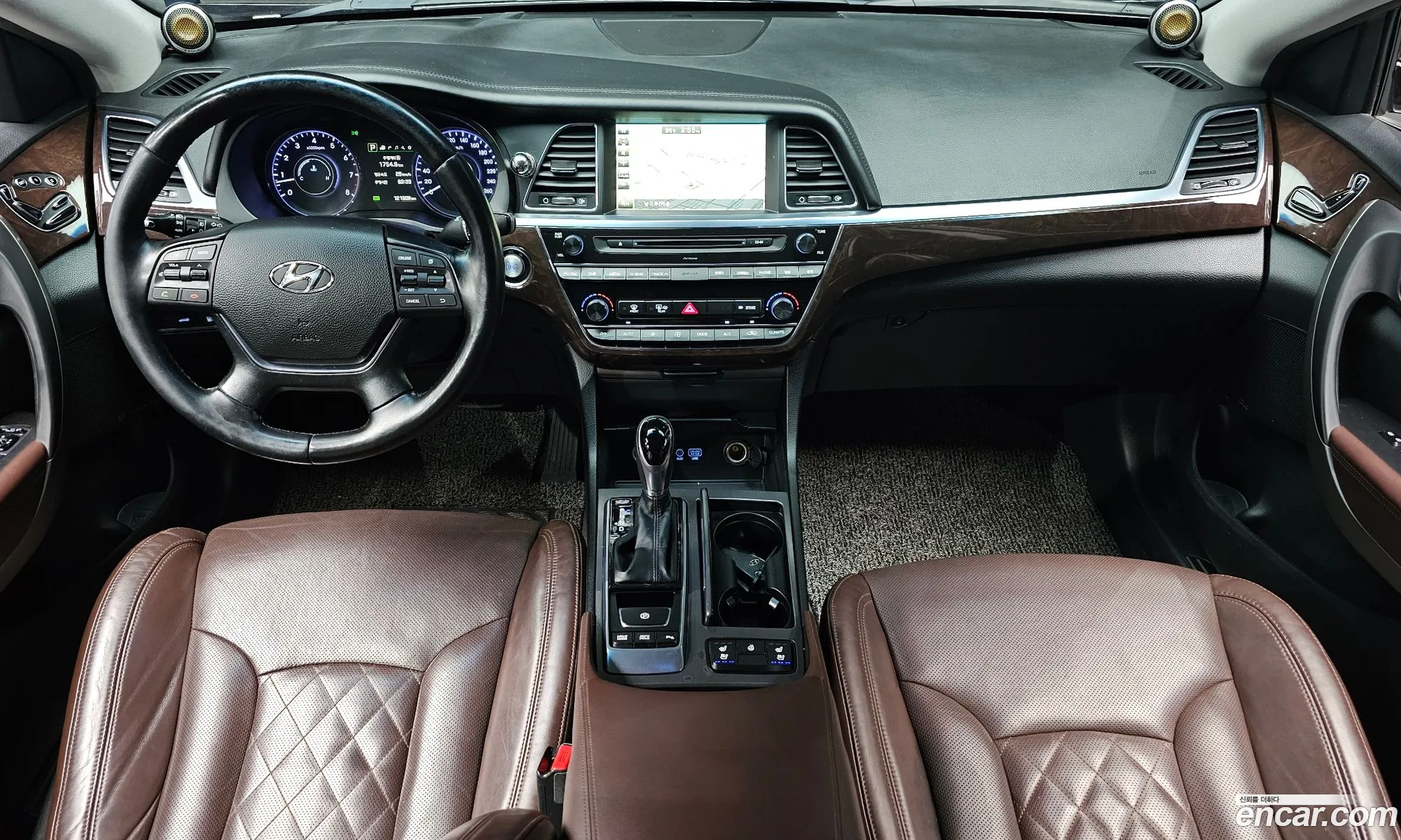 Hyundai Aslan 2015 — 2