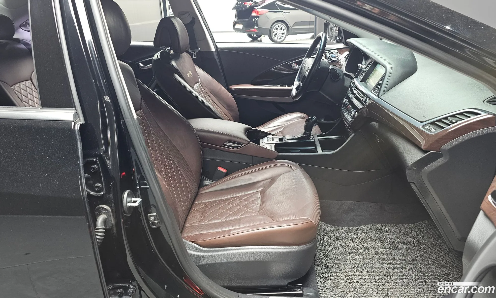 Hyundai Aslan 2015 — 11
