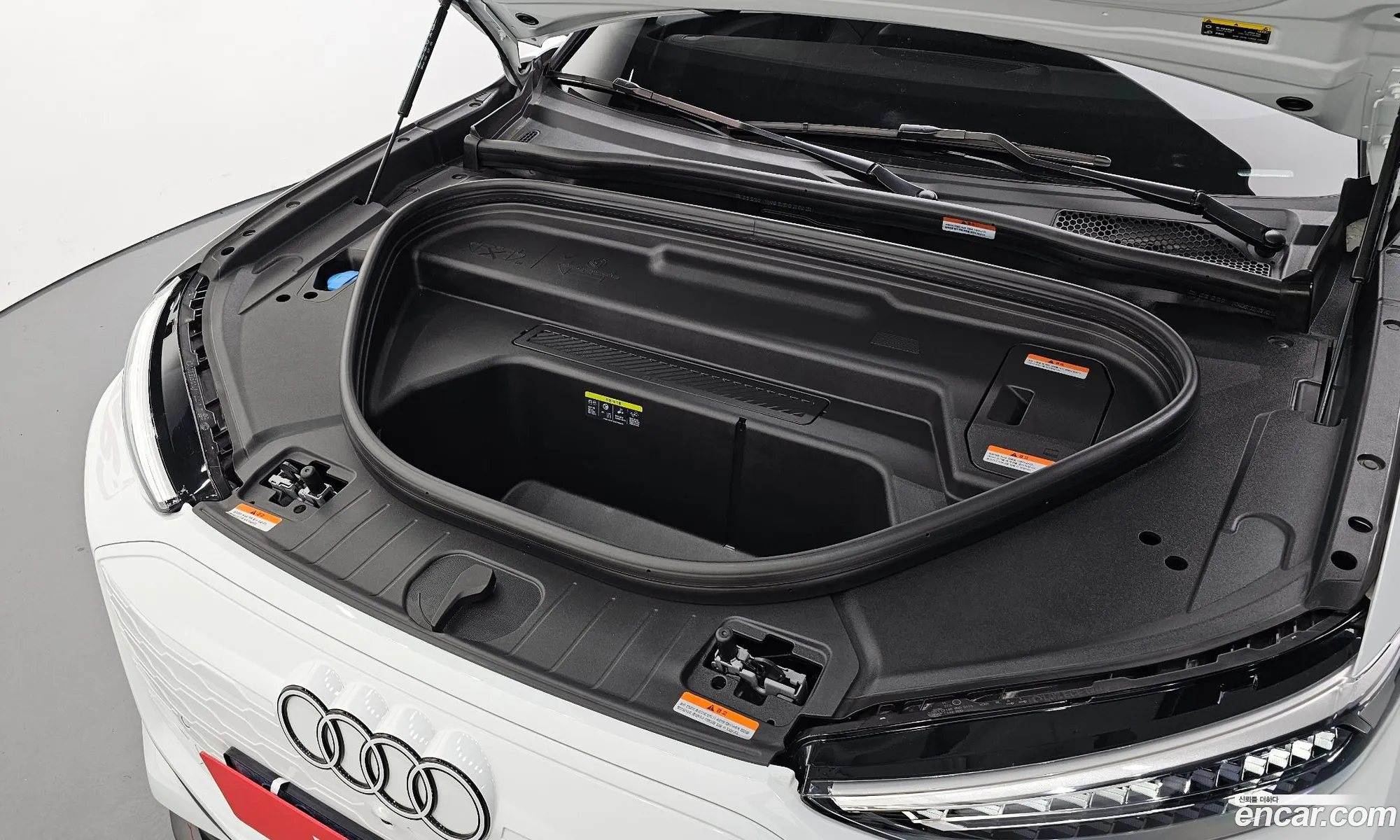 Audi Q6 e-tron 2025 — 27
