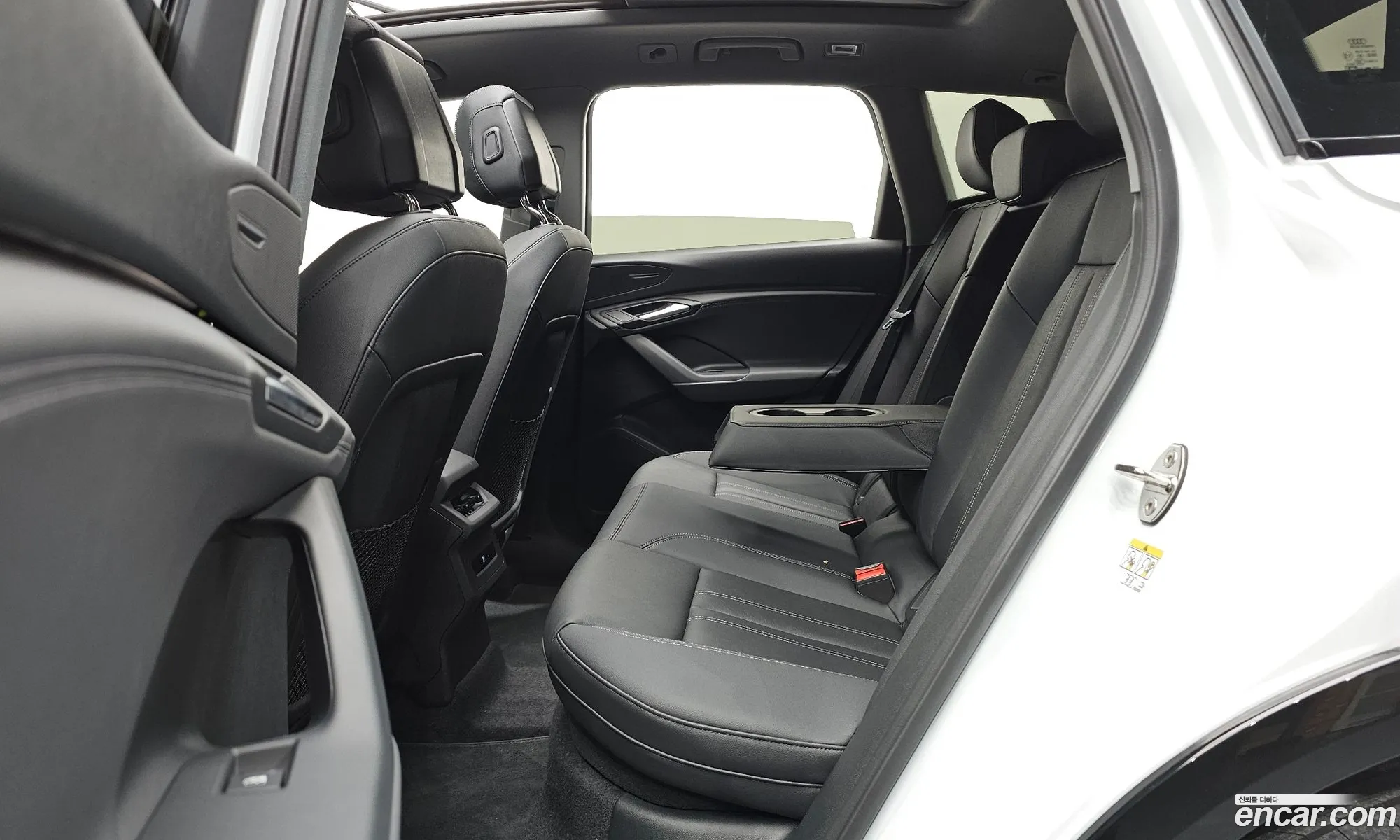Audi Q6 e-tron 2025 — 3