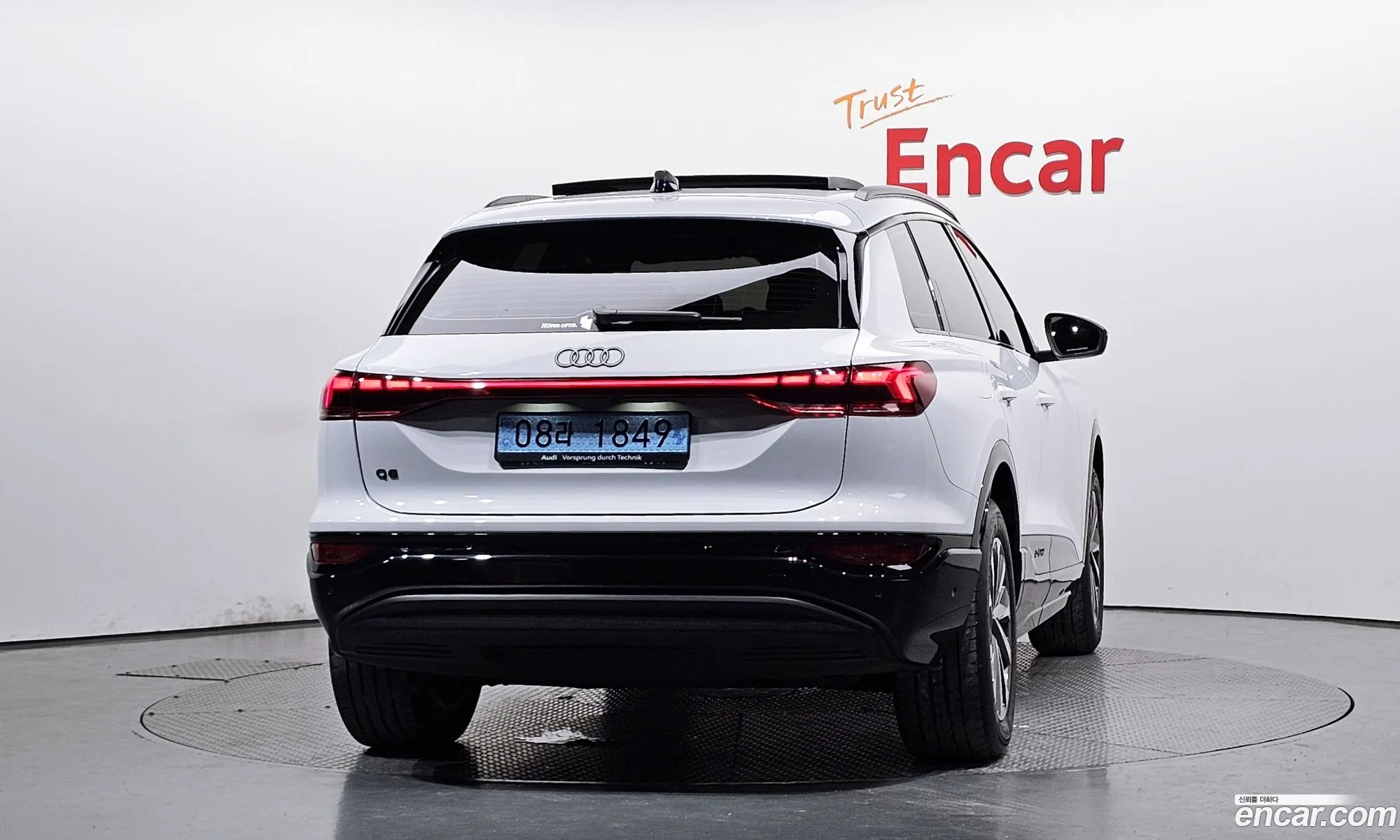 Audi Q6 e-tron 2025 — 11