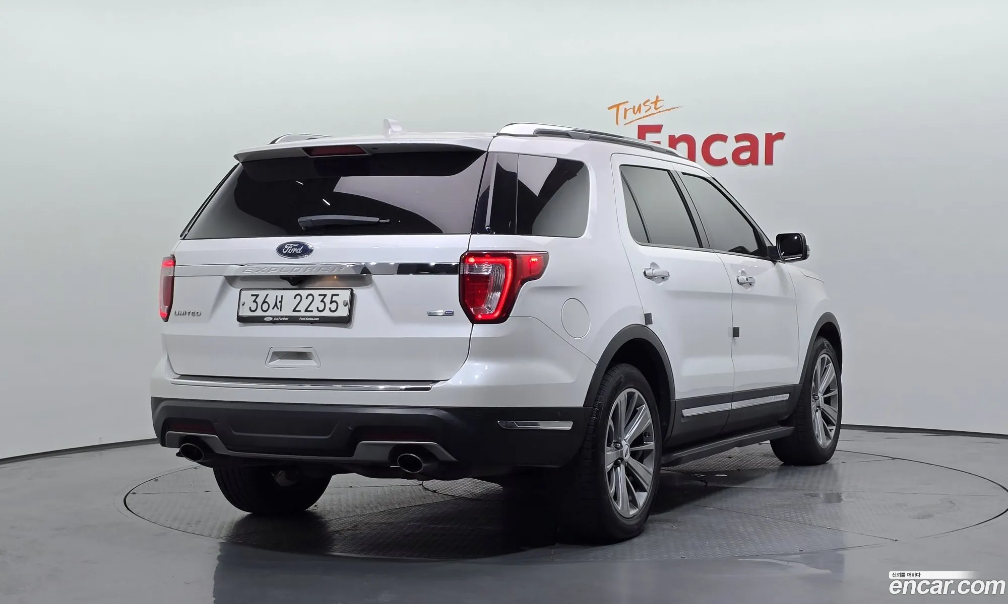 Ford Explorer 2018 — 19