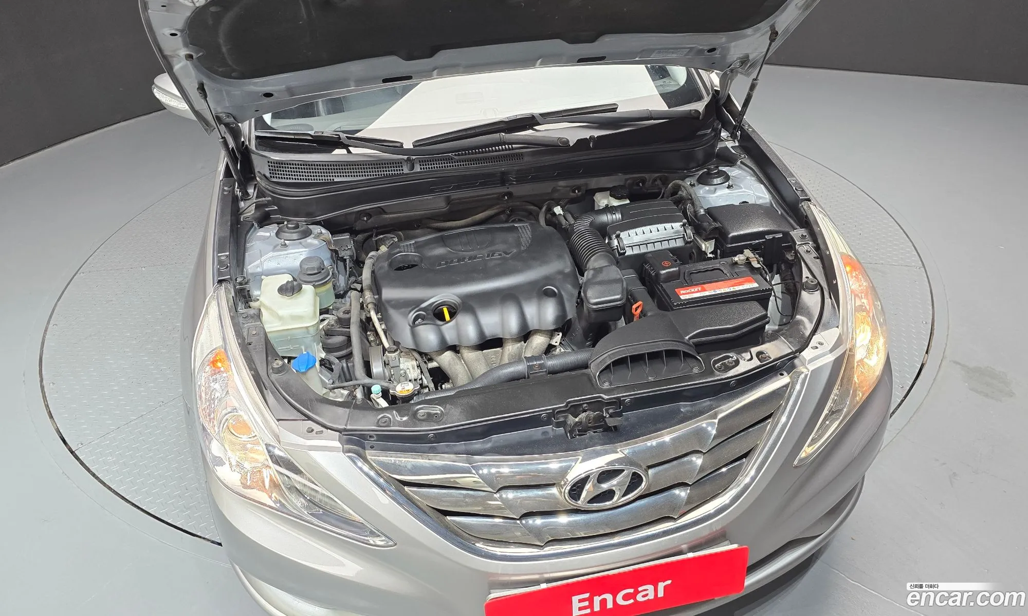 Hyundai YF Sonata 2009 — 16