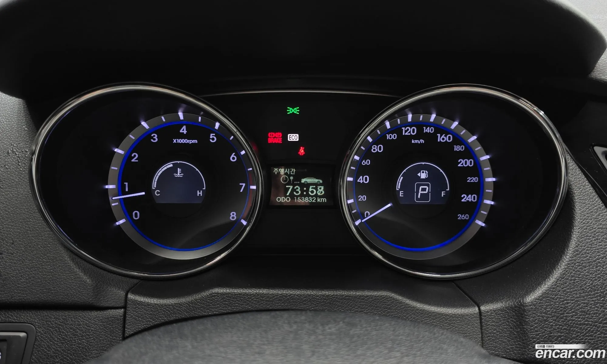 Hyundai YF Sonata 2009 — 17