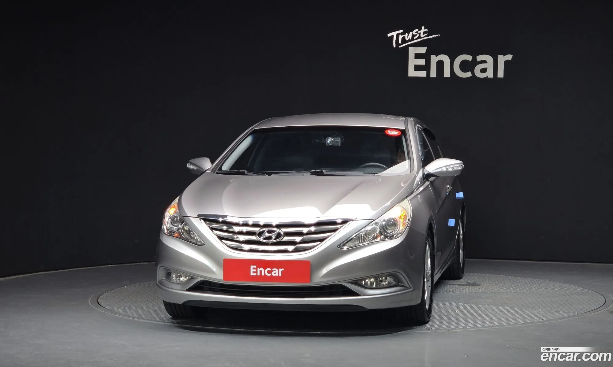 Hyundai YF Sonata 2009 — 4