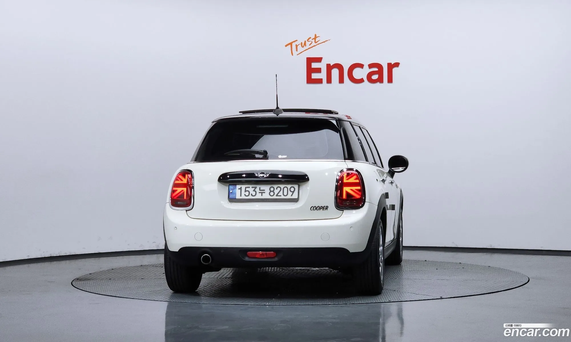 Mini Cooper 2021 WMWXV7109M2N71064 — 31