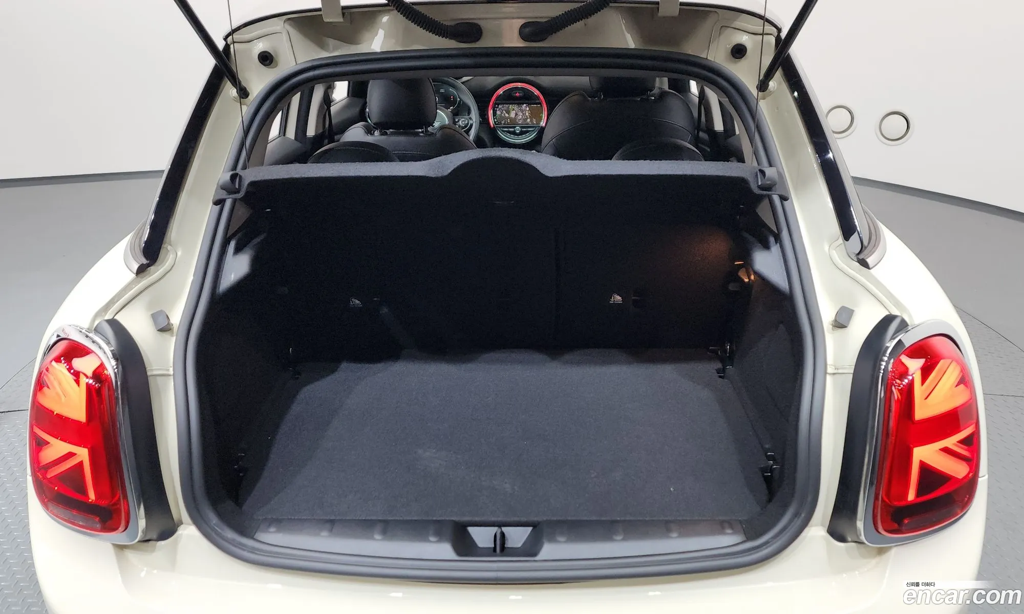 Mini Cooper 2021 WMWXV7109M2N71064 — 5