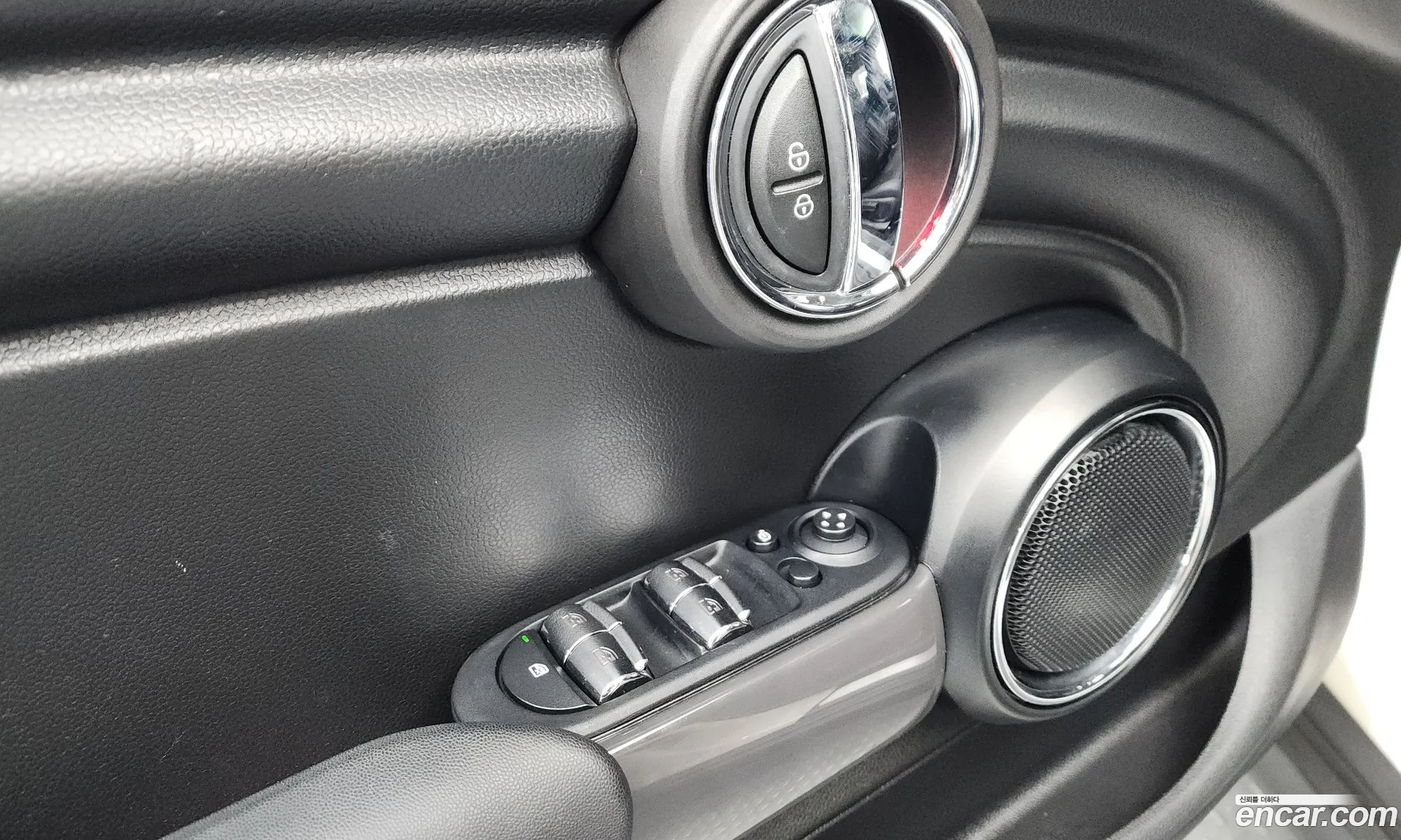 Mini Cooper 2021 WMWXV7109M2N71064 — 4