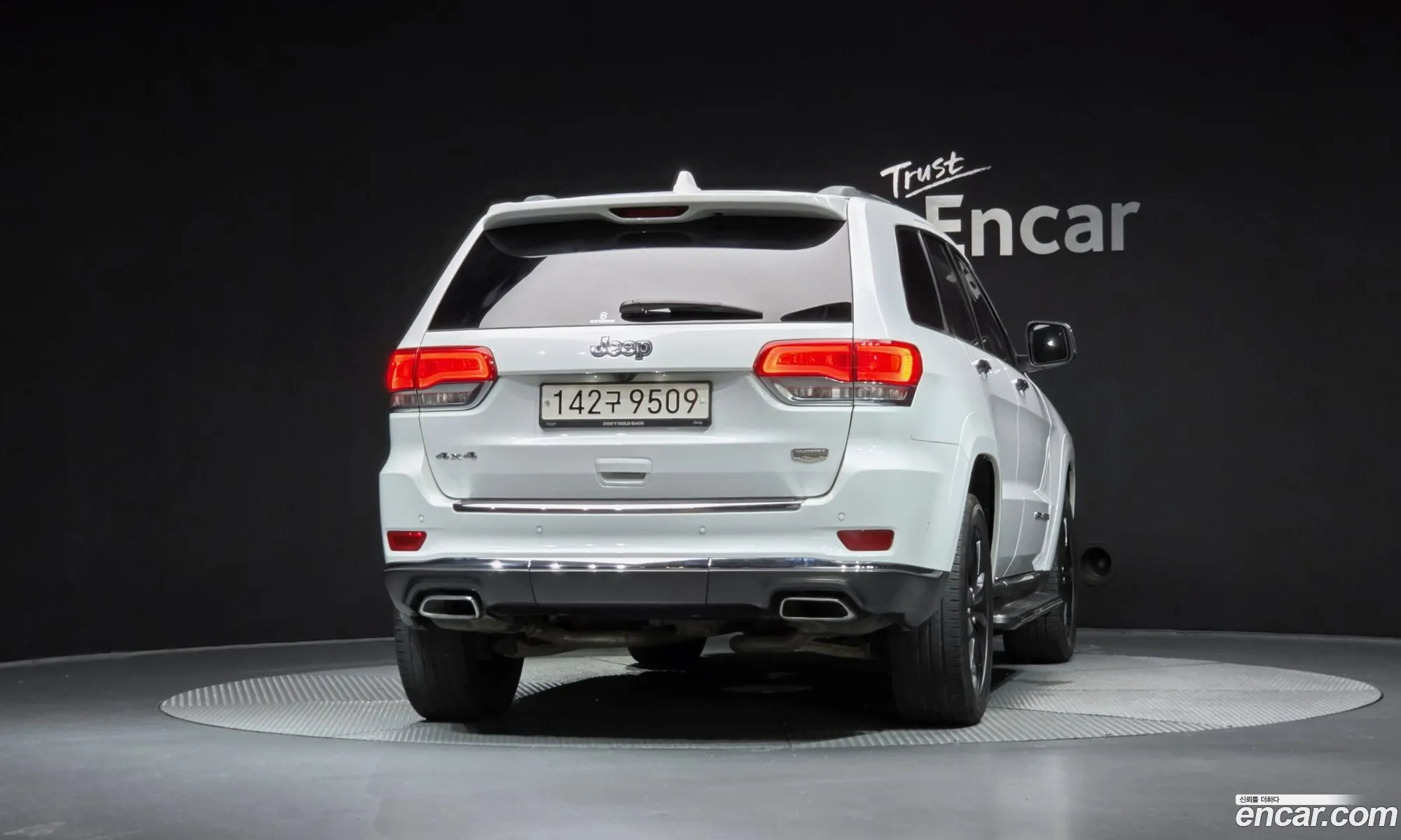 Jeep Grand Cherokee 2020 — 32