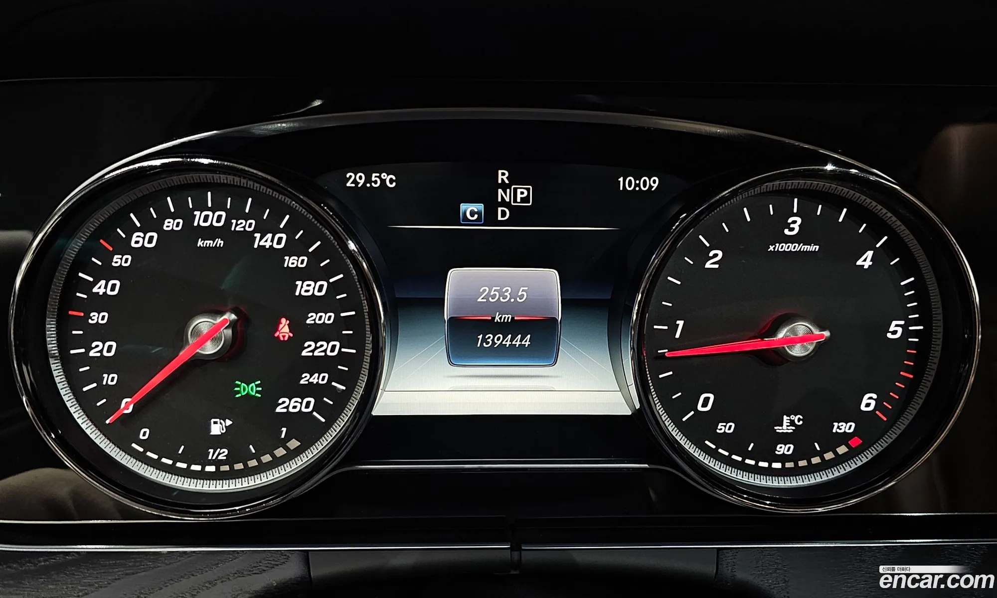 Mercedes-Benz E-Class W213 2017 WDDZF0FB3HA195599 — 30