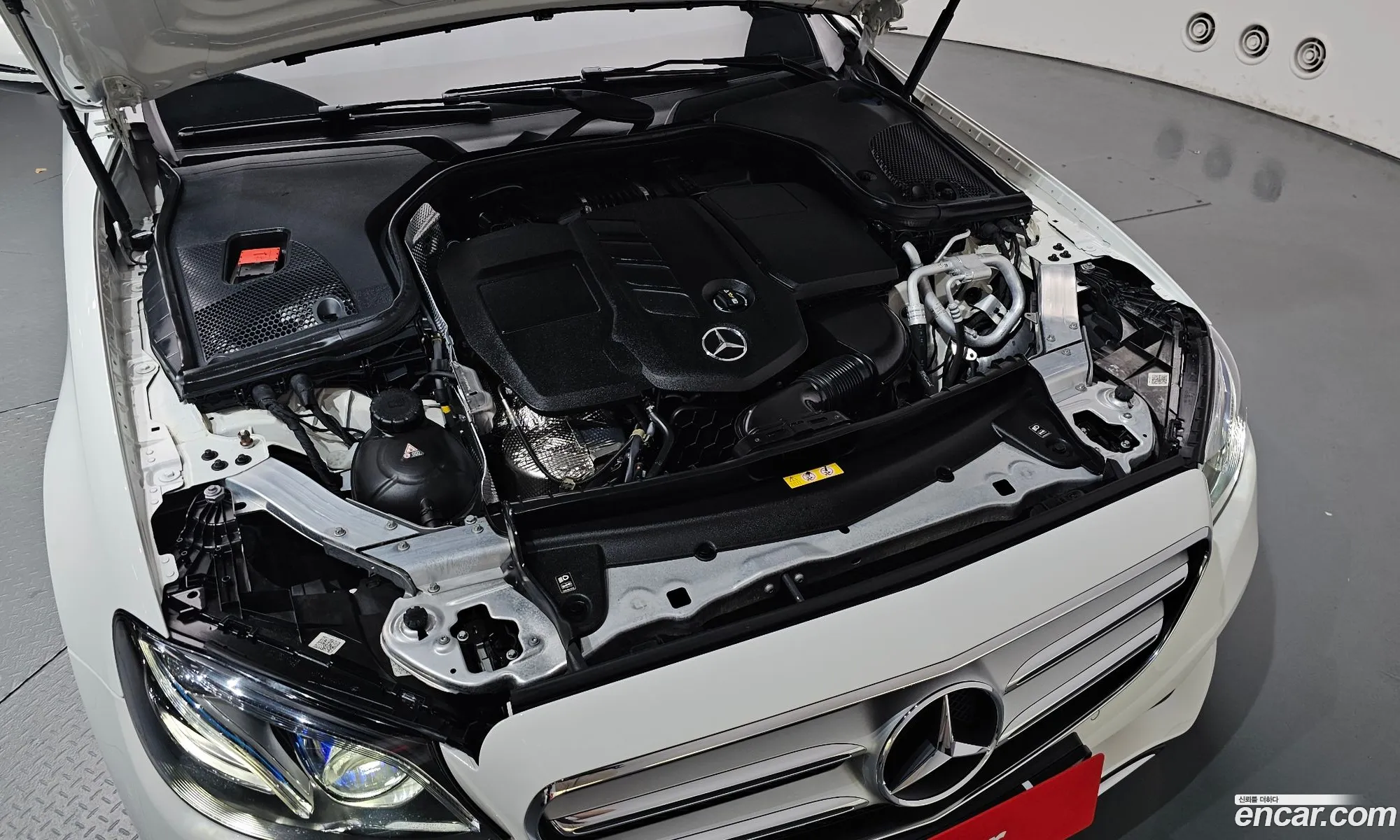 Mercedes-Benz E-Class W213 2017 WDDZF0FB3HA195599 — 27
