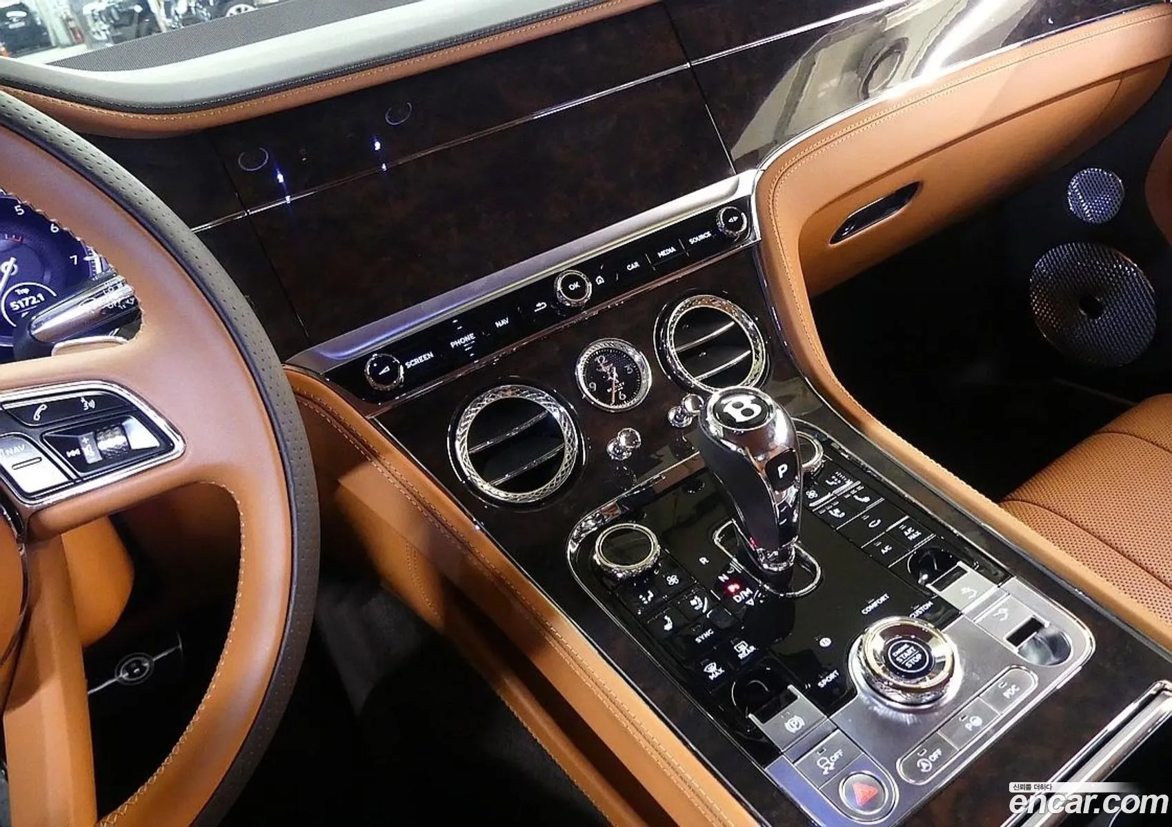 Bentley Continental GT 2022 — 14
