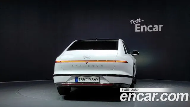 Hyundai Grandeur Hybrid 2023 — 3