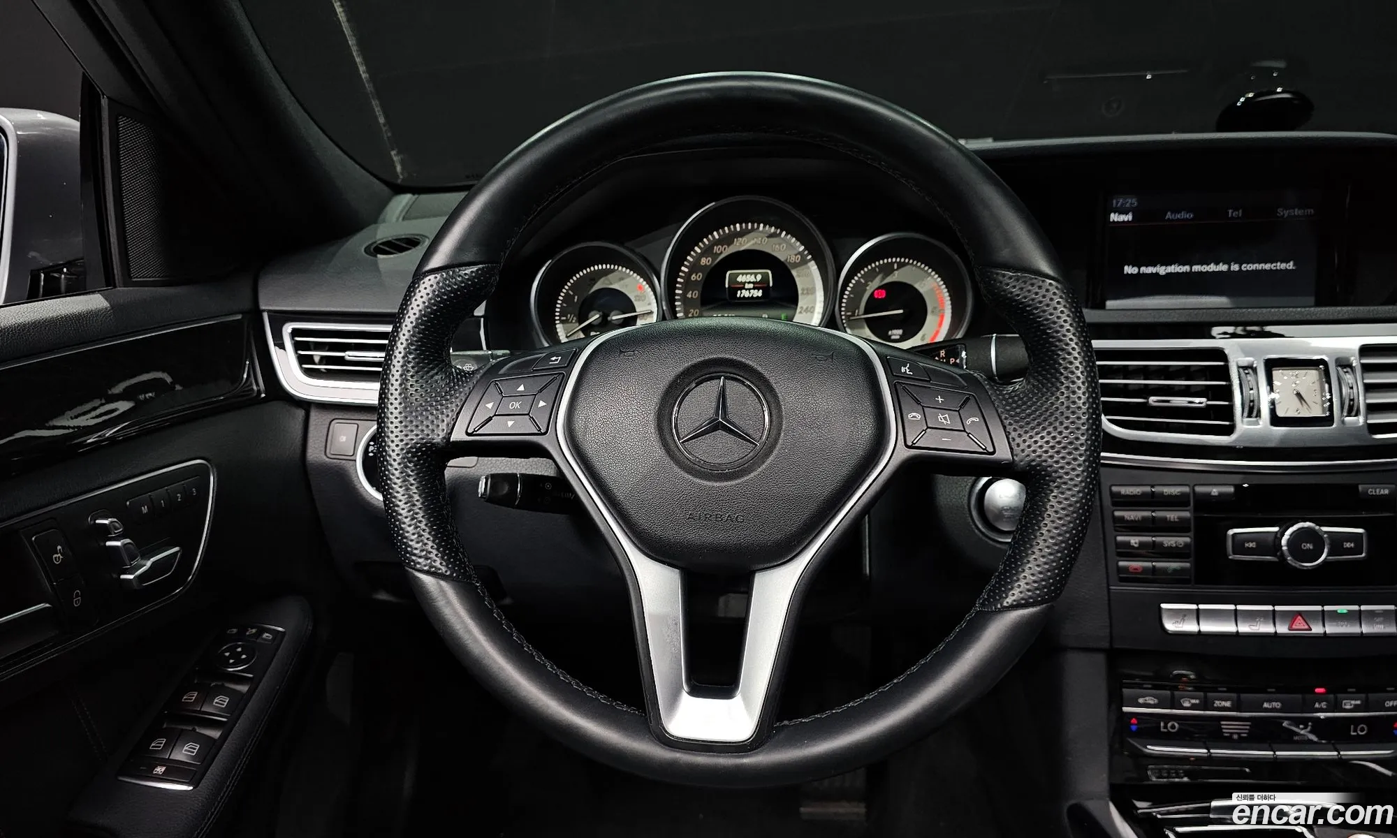 Mercedes-Benz E-Class W212 2013 WDDHF0CB5EA847456 — 16